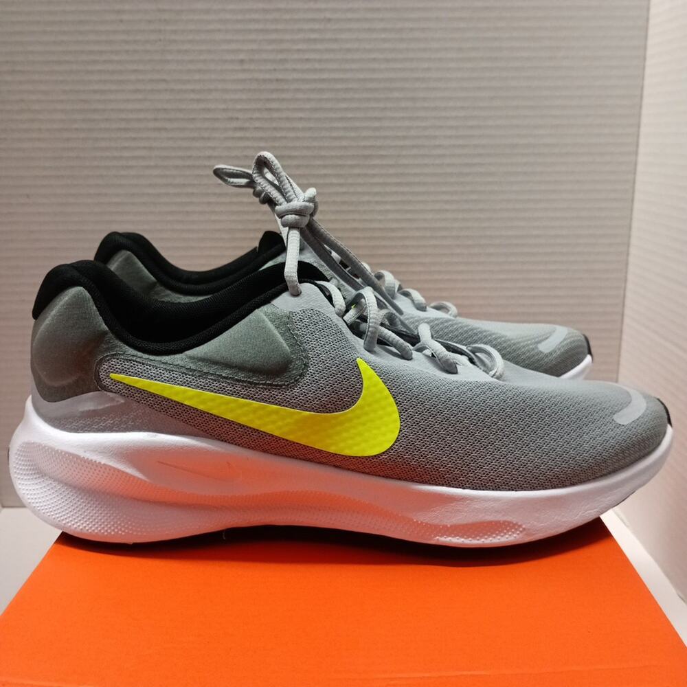Nike Revolution 7 Wolf Grey Volt Running Shoes Sneakers Men’s Size 10 FB2207 002